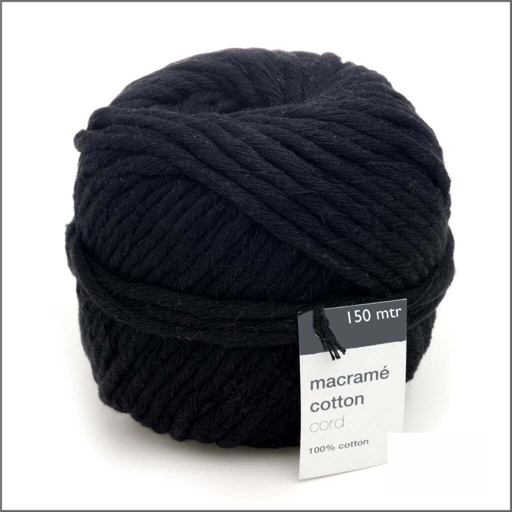 Macramé black - 150 meters